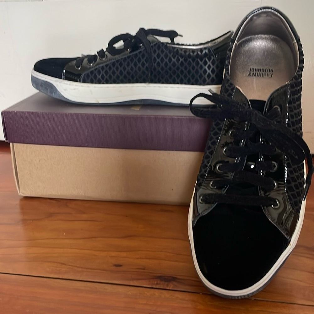 Johnston & Murphy Black Patent and Textured Leather Sneakers